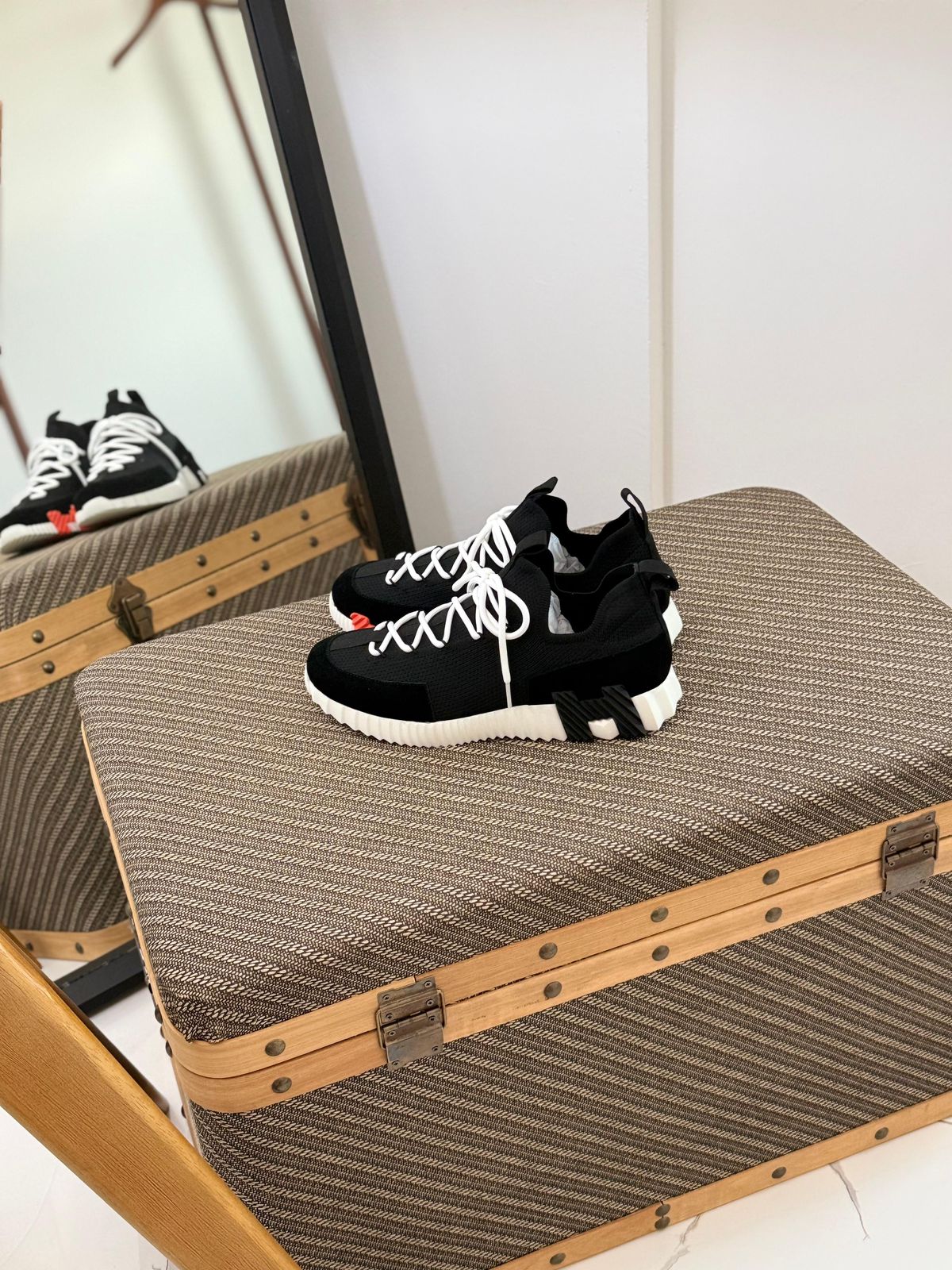 Hermes Urban Knit Runner