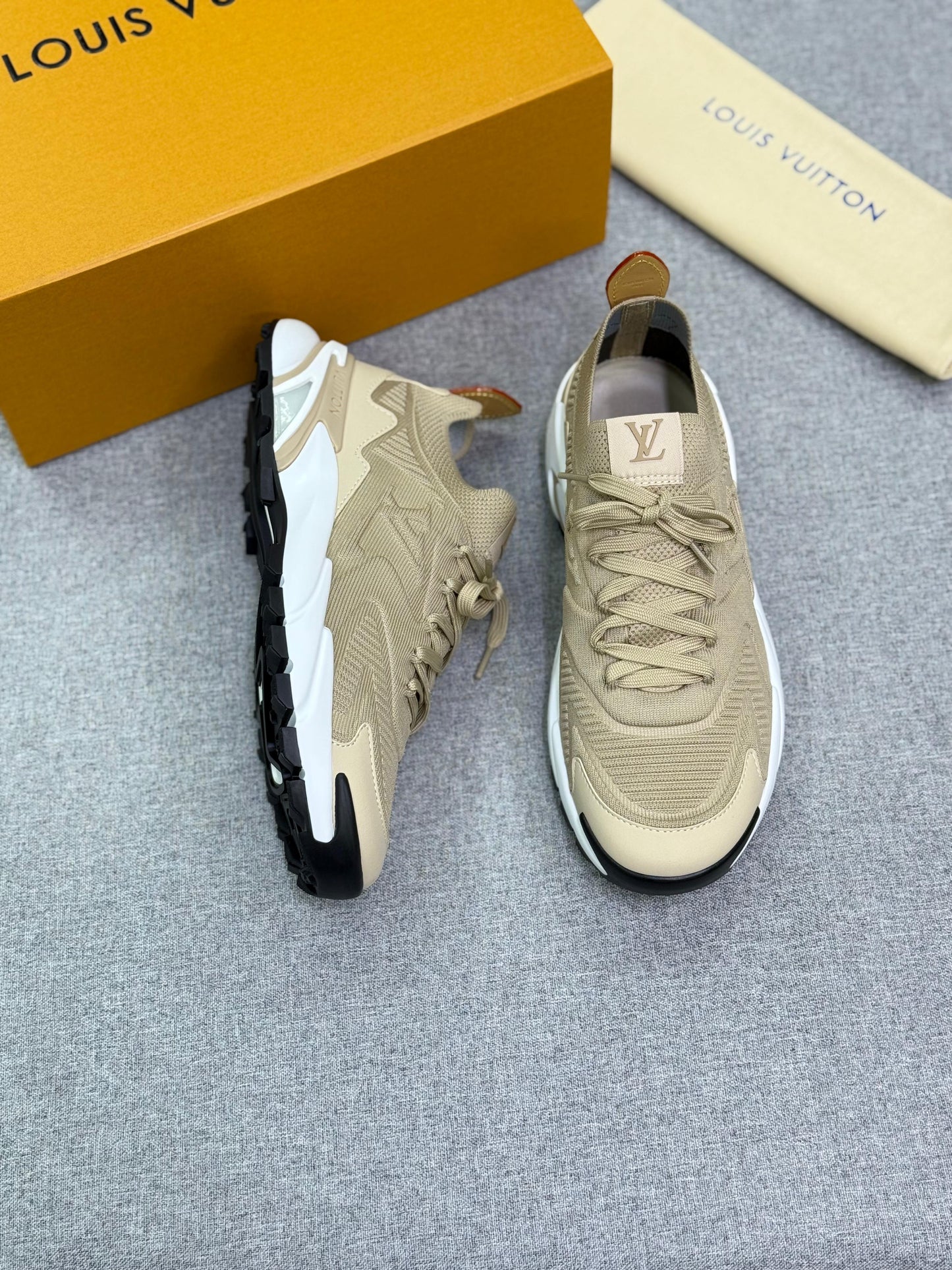 LV Runner Tatic Sneaker