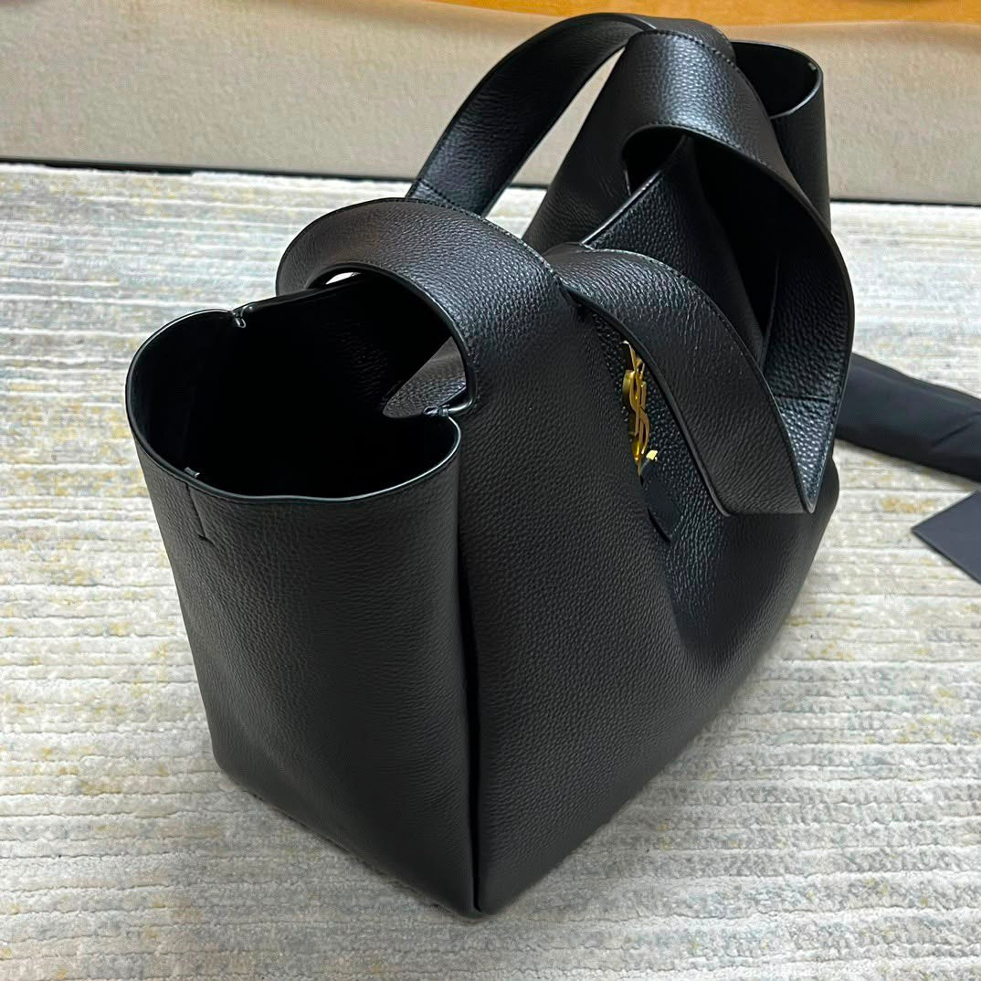 YSL Le 5 À 7 Bea tote bag