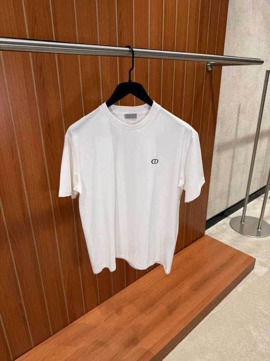 CD Icon T-Shirt Fitted Silhouette