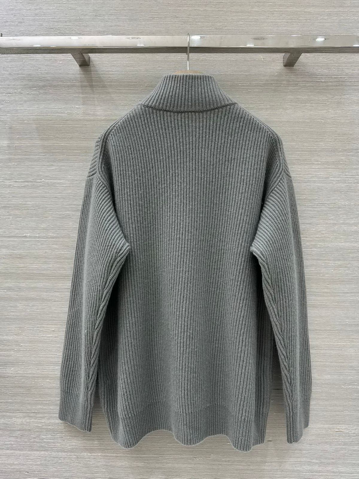 Hermès Chic Ribbed Zip Jacket