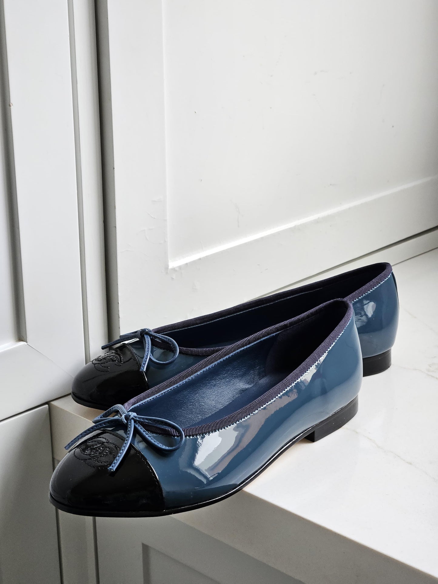 CHANEL Ballerinas in Varnished Calfskin