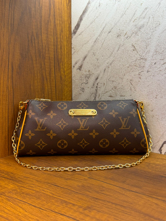Louis Vuitton Eva clutch