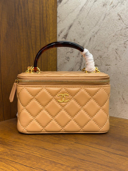 CHANEL Long Vanity