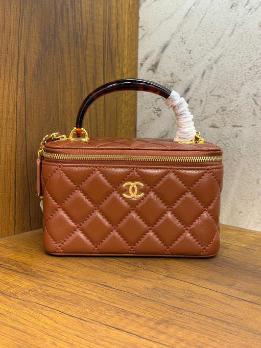CHANEL Long Vanity