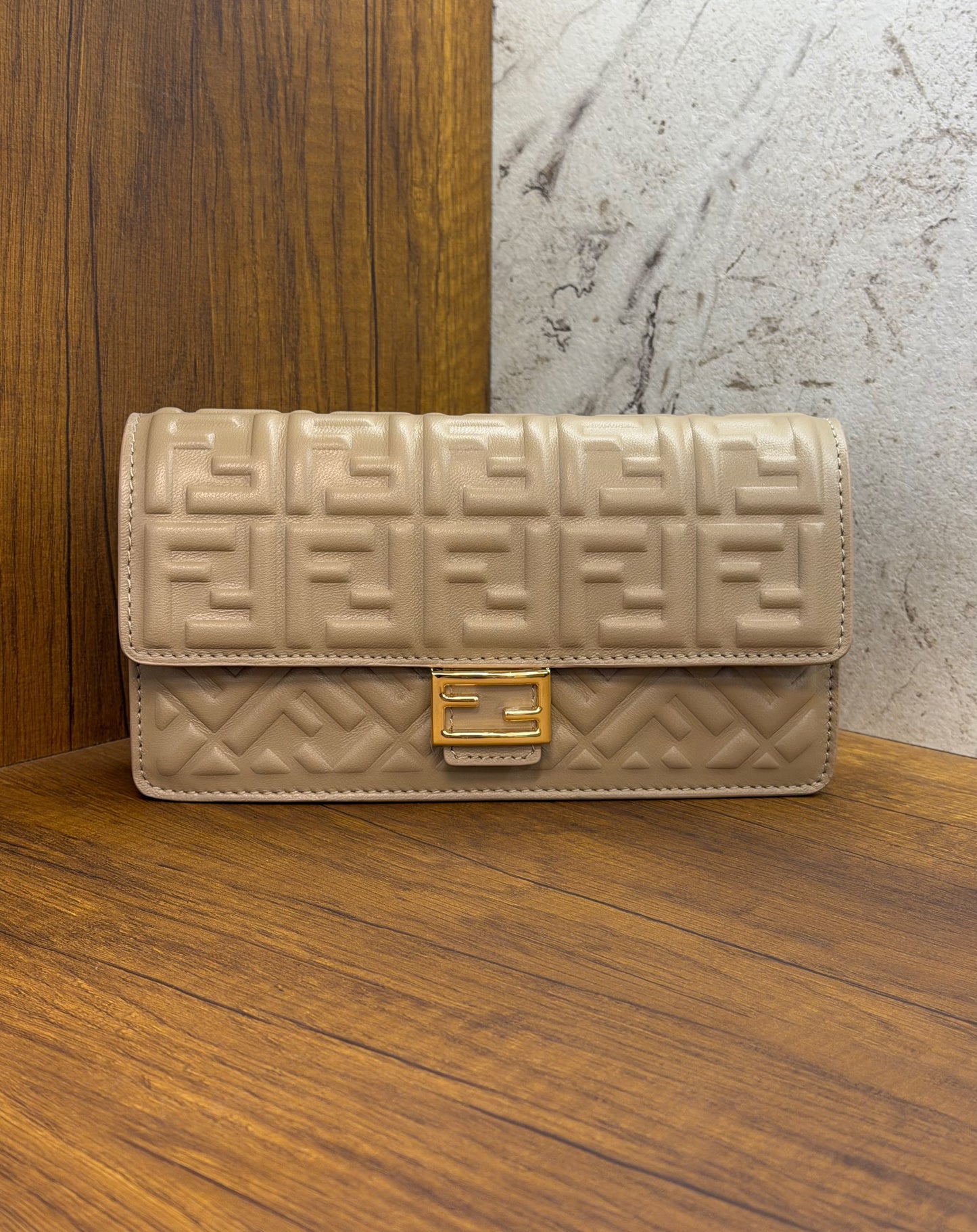 FENDI Baguette chain wallet