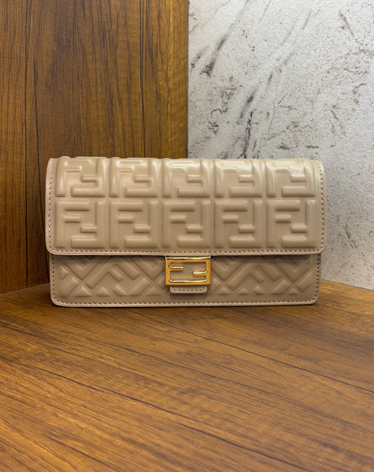 FENDI Baguette chain wallet