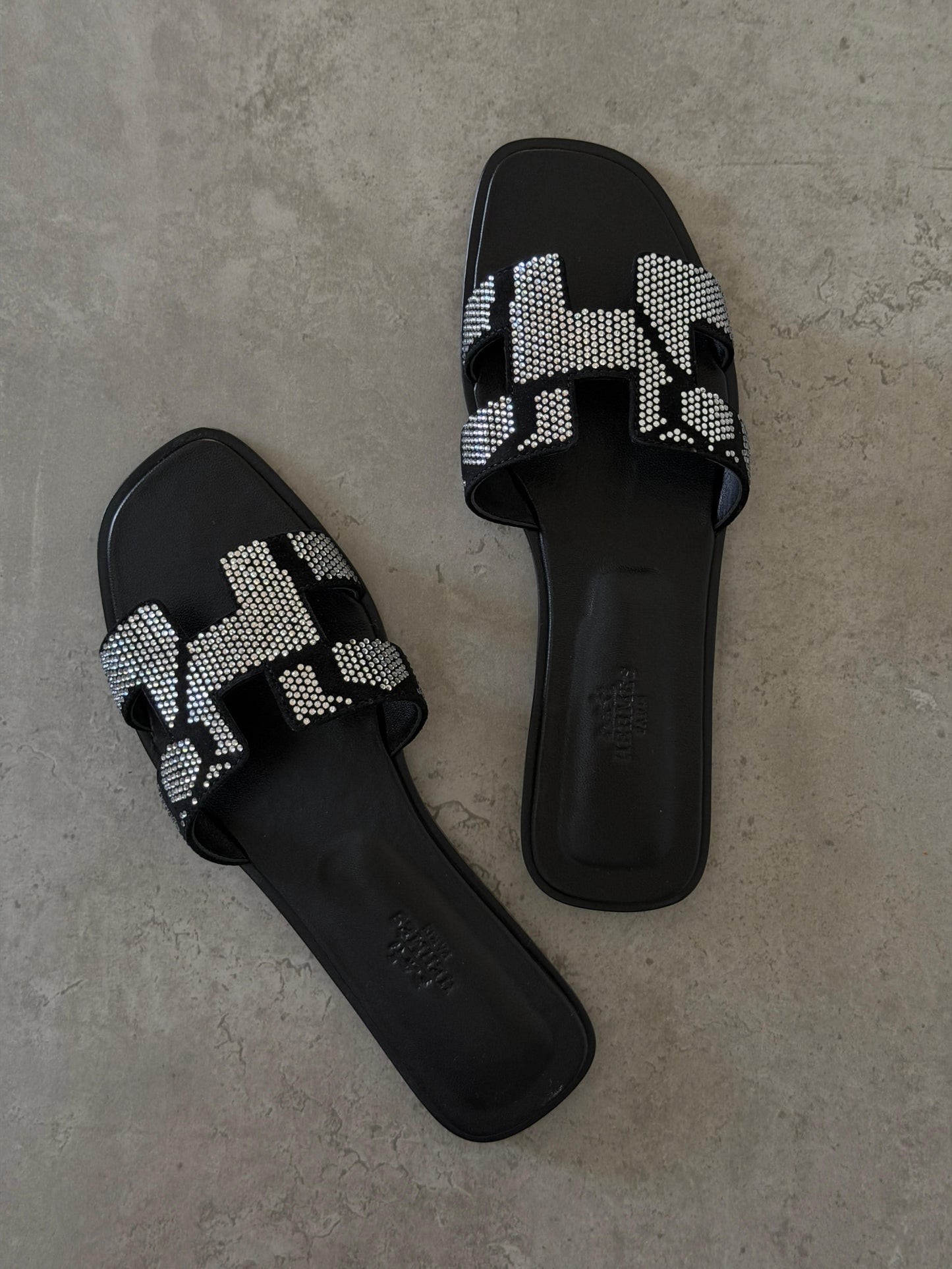 Hermès Oran Sandal in Suede with Figure Artistique Rhinestone
