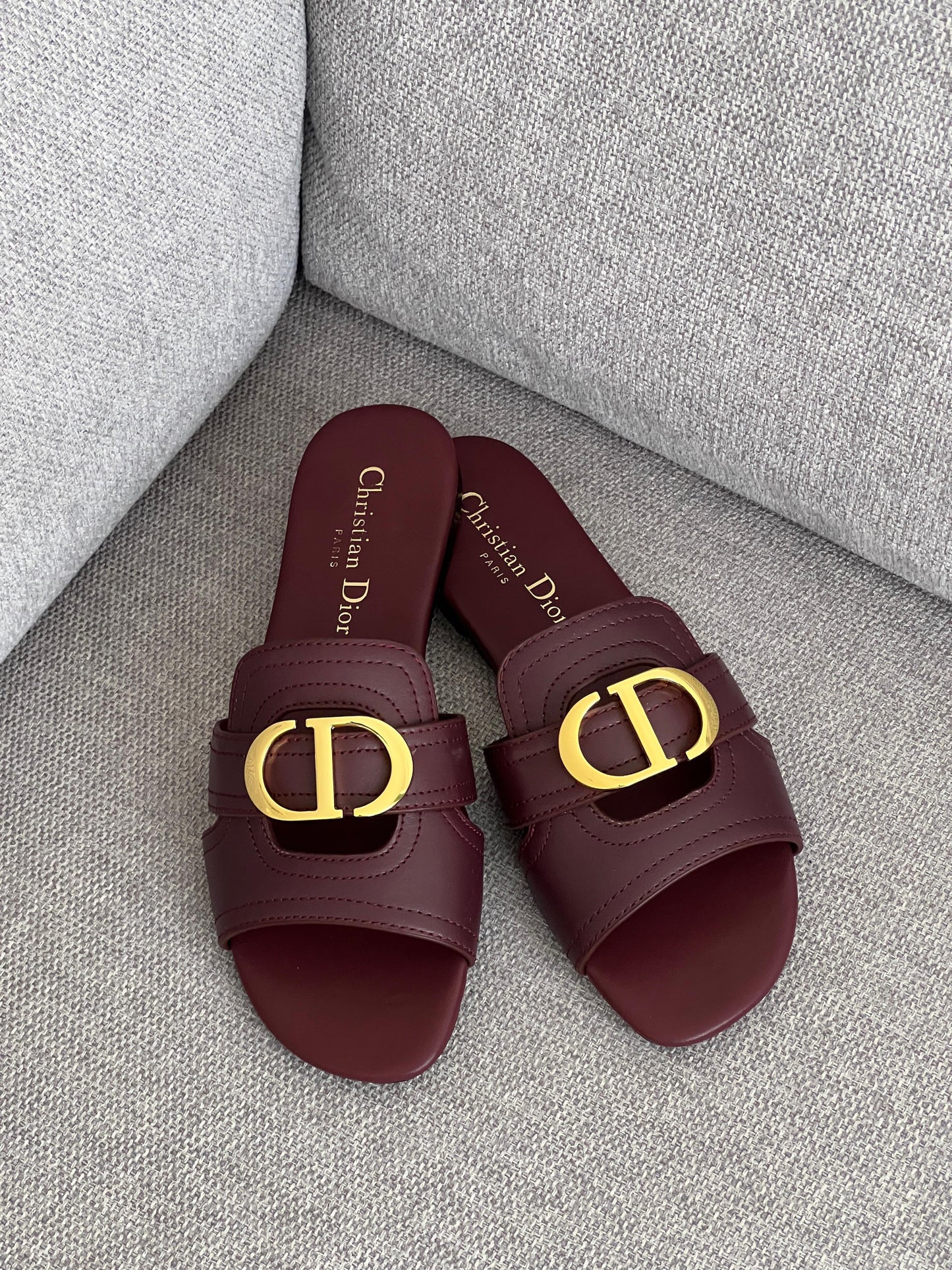 DIOR 30 Montaigne Slide In Calfskin