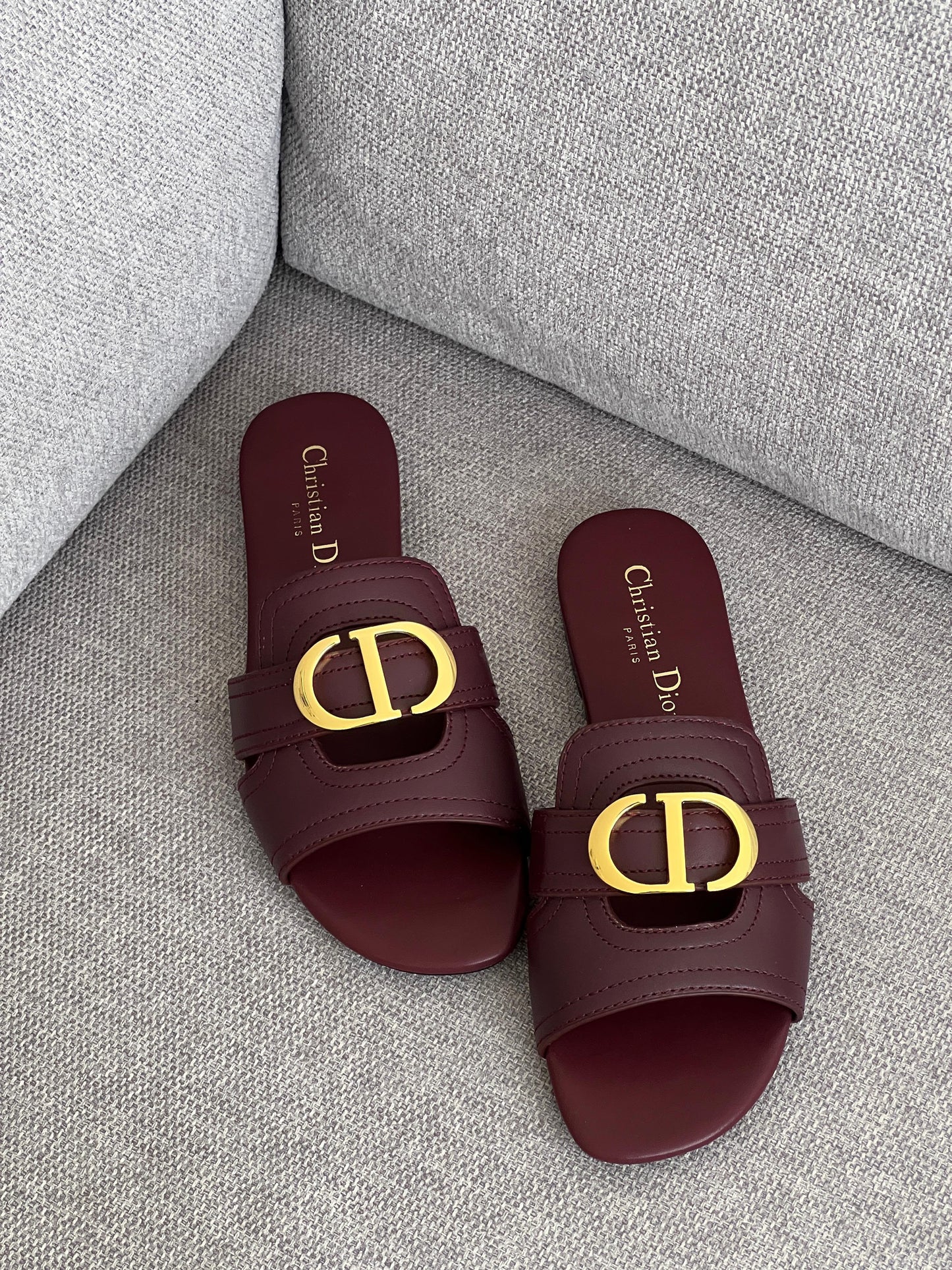 DIOR 30 Montaigne Slide In Calfskin