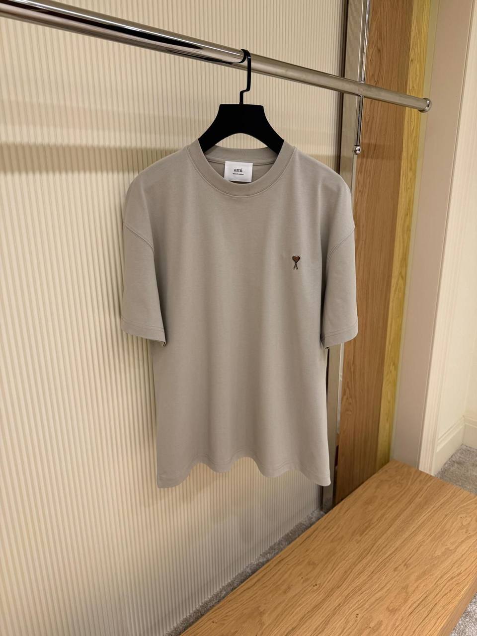 Ami Small Heart Metal Logo T-Shirt