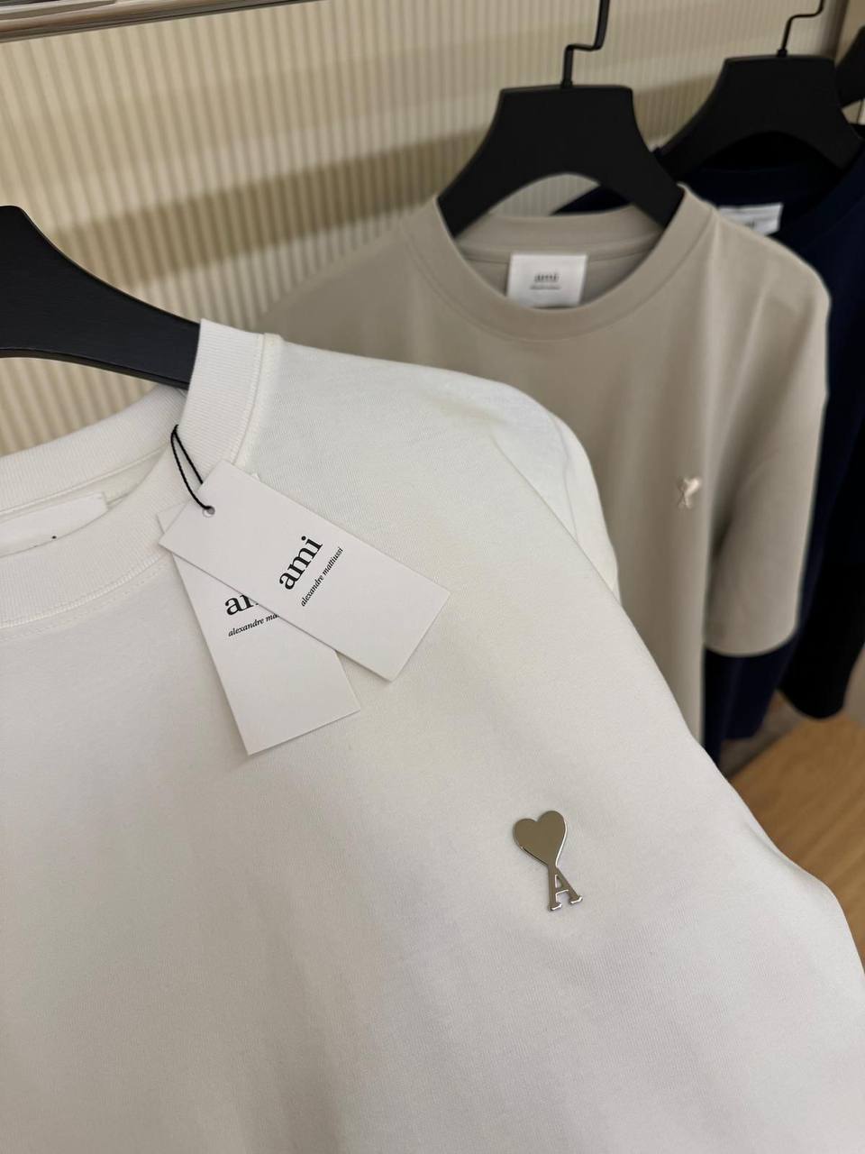 Ami Small Heart Metal Logo T-Shirt