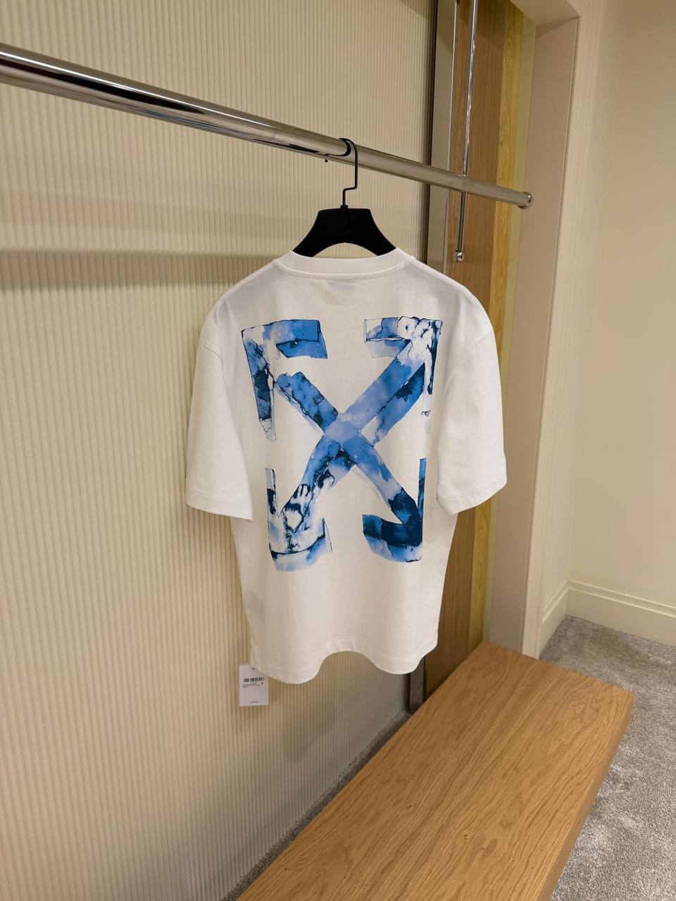 Off-white Cloudy Arrow Skate Logo T-Shirt